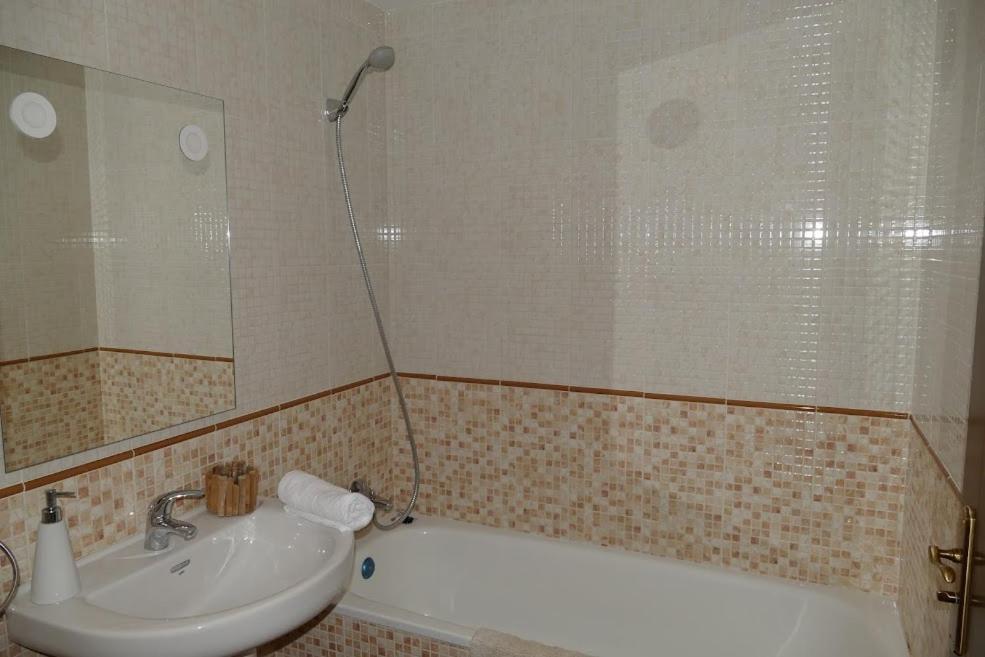 Apartment Vino Montana & Jardin Garaje Netflix Wifi Incluido, *