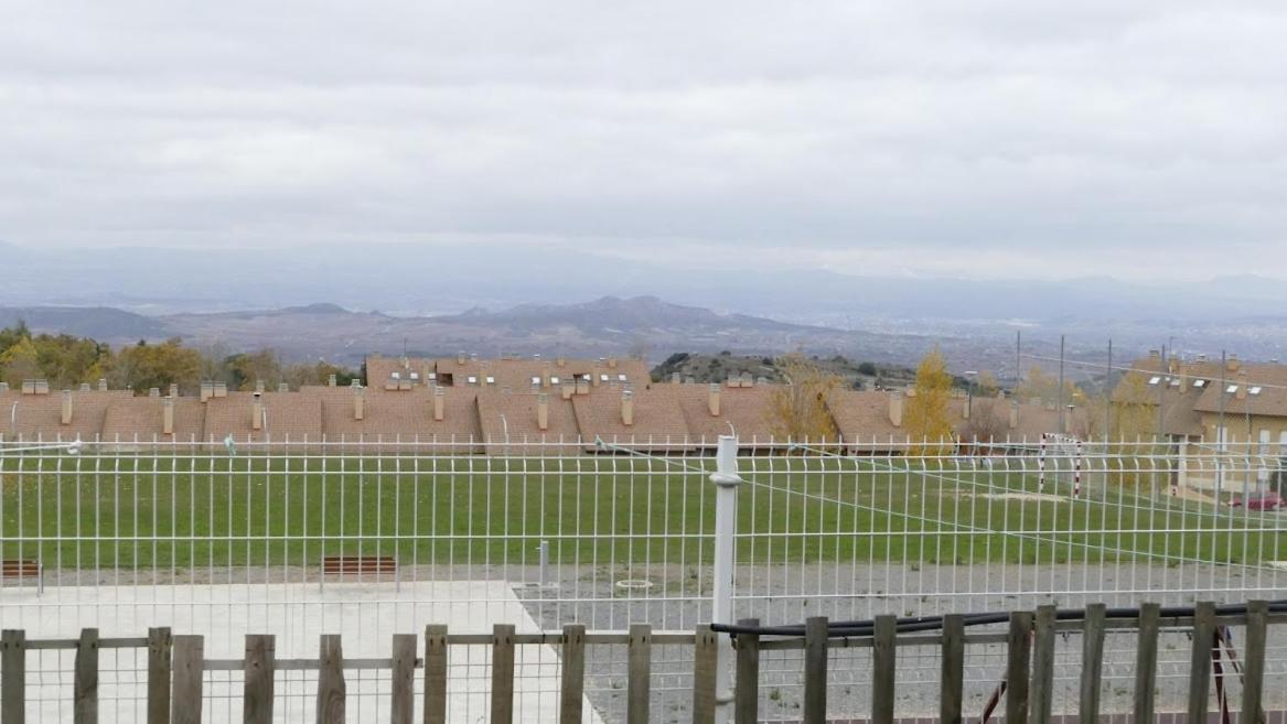 Vino Montana & Jardin Garaje Netflix Wifi Incluido, Apartment Sojuela